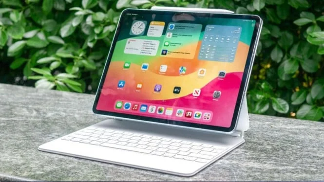 Pilihan Terbaik: MacBook Neo atau iPad Air untuk Produktivitas?