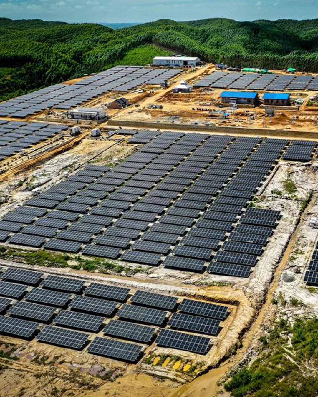 PLN Tender Proyek PLTS Mentari Nusantara 1,22 GW, Beroperasi 2029