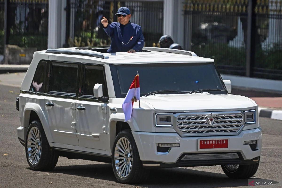 Prabowo Tiba di Cebu dengan Mobil Maung, Simbol Kemandirian Indonesia