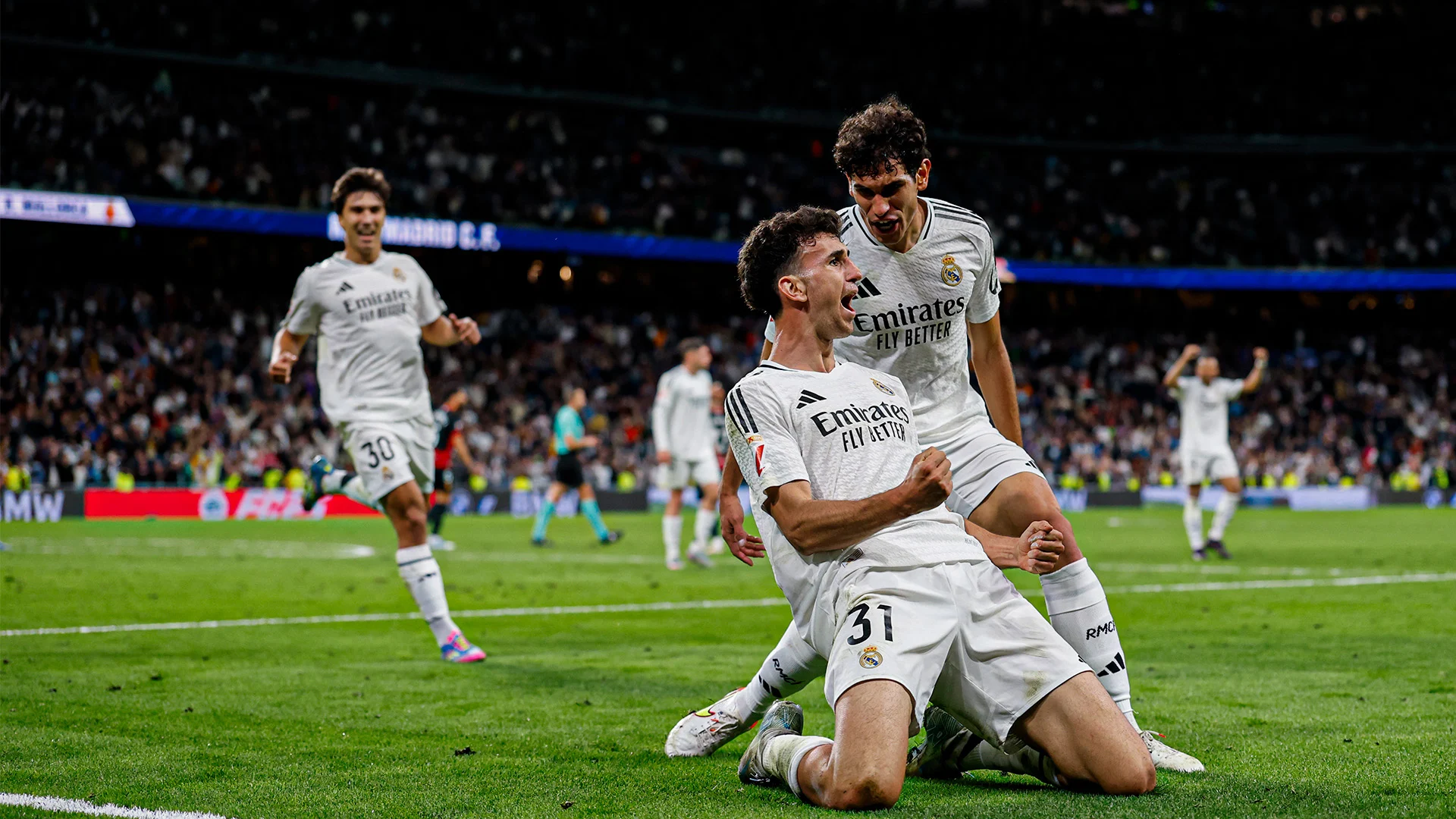Real Madrid Tidak Terobsesi Gagalkan Pesta Juara Barcelona