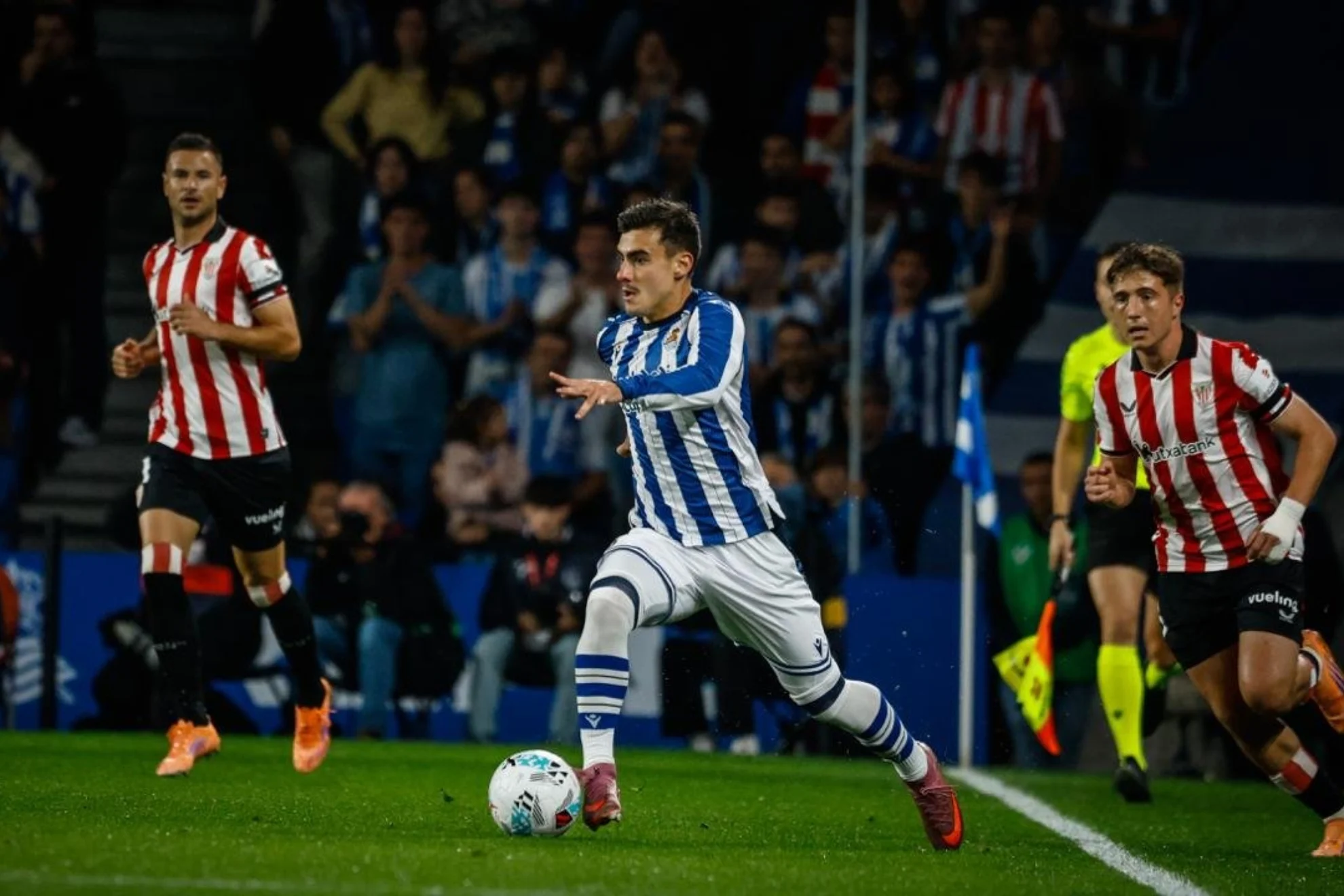 Real Sociedad Dalam Sorotan: Pertarungan Sengit Valencia dan Minat Aston Villa Terhadap Ander Barrenetxea