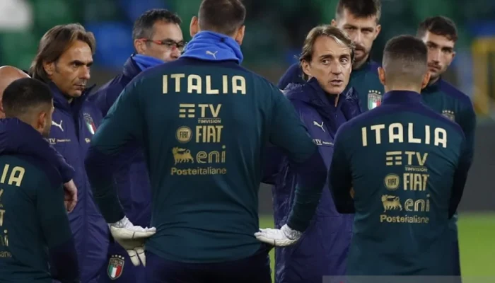 Roberto Mancini dan Rafa Benitez: Dua Nama Besar yang Terkait dengan Tim Nasional Italia