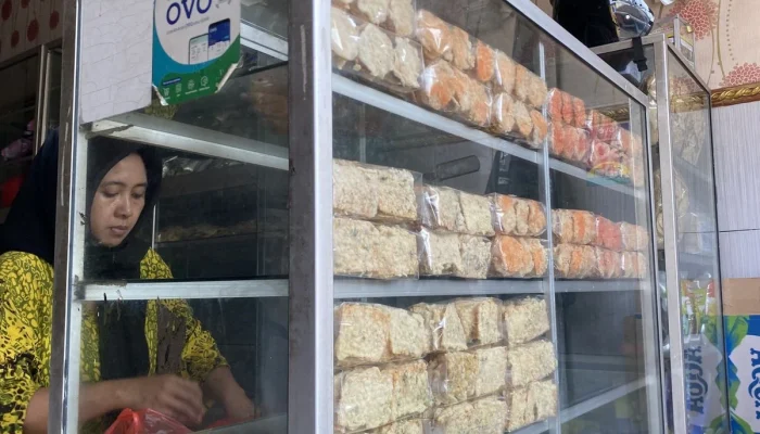Rupiah Melemah, Harga Bahan Baku Naik, Pengusaha UMKM Keripik Tempe Malang: Pusing Mikir Laba