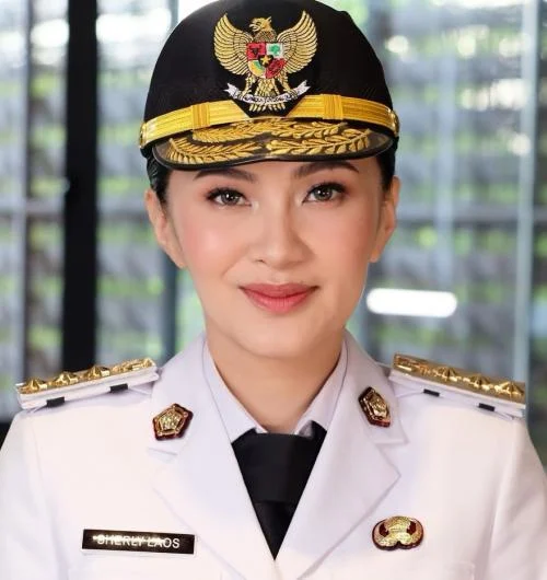 Sherly Tjoanda, Gubernur Favorit Anak Muda, Dorong SDM Karakter di Malut; CJH Kloter 13 Tiba di Madinah