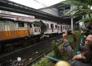 Sisi Gelap Perlintasan KA Bulak Kapal Bekasi: Jaga Nyawa, Setor Preman