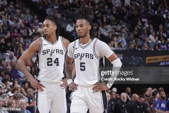 Stephon Castle Difabel oleh Rekan Setimnya, Devin Vassell di San Antonio Spurs