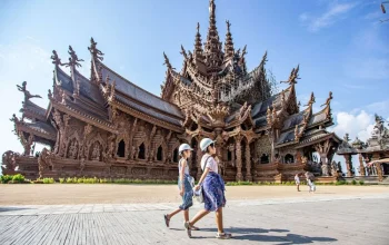 Thailand Terbuka: Mempersingkat Masa Tinggal Wisatawan dan Mengembangkan Industri