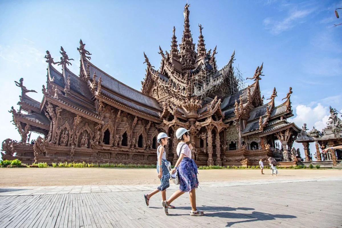 Thailand Terbuka: Mempersingkat Masa Tinggal Wisatawan dan Mengembangkan Industri