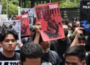 The Brandals Tutup May Day Gebrak di DPR: Kontroversi Penangkapan 101 Pengunjuk Rasa