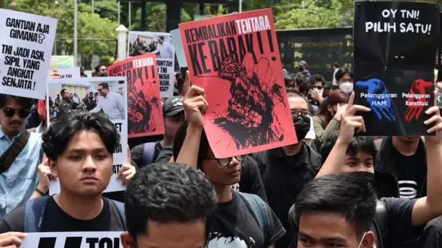 The Brandals Tutup May Day Gebrak di DPR: Kontroversi Penangkapan 101 Pengunjuk Rasa