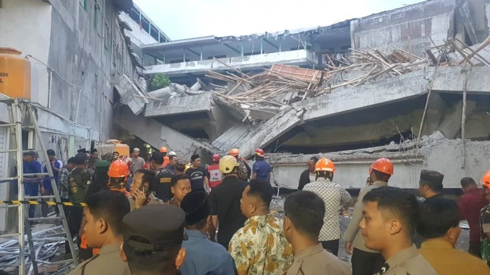 Tragedi KRL Bekasi: Nuryati Selamat Keluar Tapi Nyawa Tak Tertolong, Kisah Mengharukan di Balik Kecelakaan