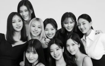 Twice, Dua Kisah Berbeda yang Membuat Kita Bertanya-tanya