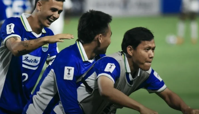 Umuh Muchtar dan Persib Bandung: Antara Kontroversi dan Persiapan