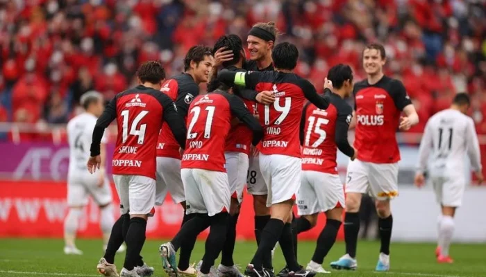 Urawa Red Diamonds dan Zion Suzuki dalam Sorotan Sepak Bola Dunia