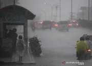 Waspadai Hujan Lebat di Jakarta Malam Ini, BMKG Mengeluarkan Peringatan