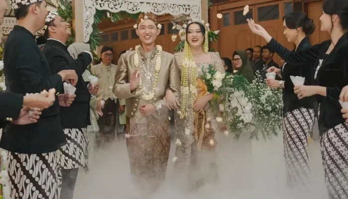 Yosika Ayumi, Mantu Soimah yang Memesona dengan Busana Adat Jawa di Acara Ngunduh Mantu