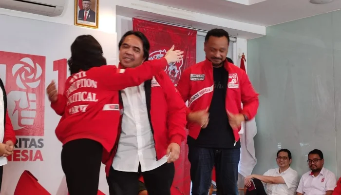 Ade Armando Mundur dari PSI, Yuven Tukung Bergabung dengan Partai Solidaritas Indonesia