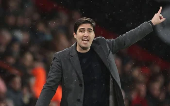 Andoni Iraola Siap Menantang Liverpool: Dari Bournemouth Hingga Anfield
