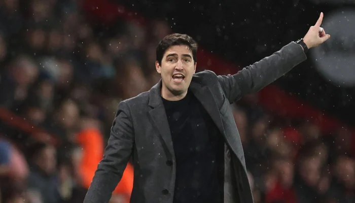 Andoni Iraola Siap Menantang Liverpool: Dari Bournemouth Hingga Anfield