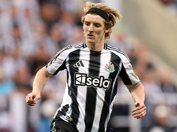 Anthony Gordon dan Dilema Newcastle United di Bursa Transfer