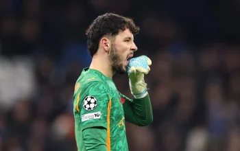 Aston Villa dan Newcastle United Berebut James Trafford, Goalkeeper Muda Manchester City