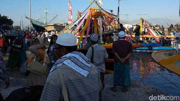 Berita Terkini: Perampasan HP, Pembukaan Rute Baru, Kondisi Haji Bolot, dan Tradisi Unik 1 Muharram