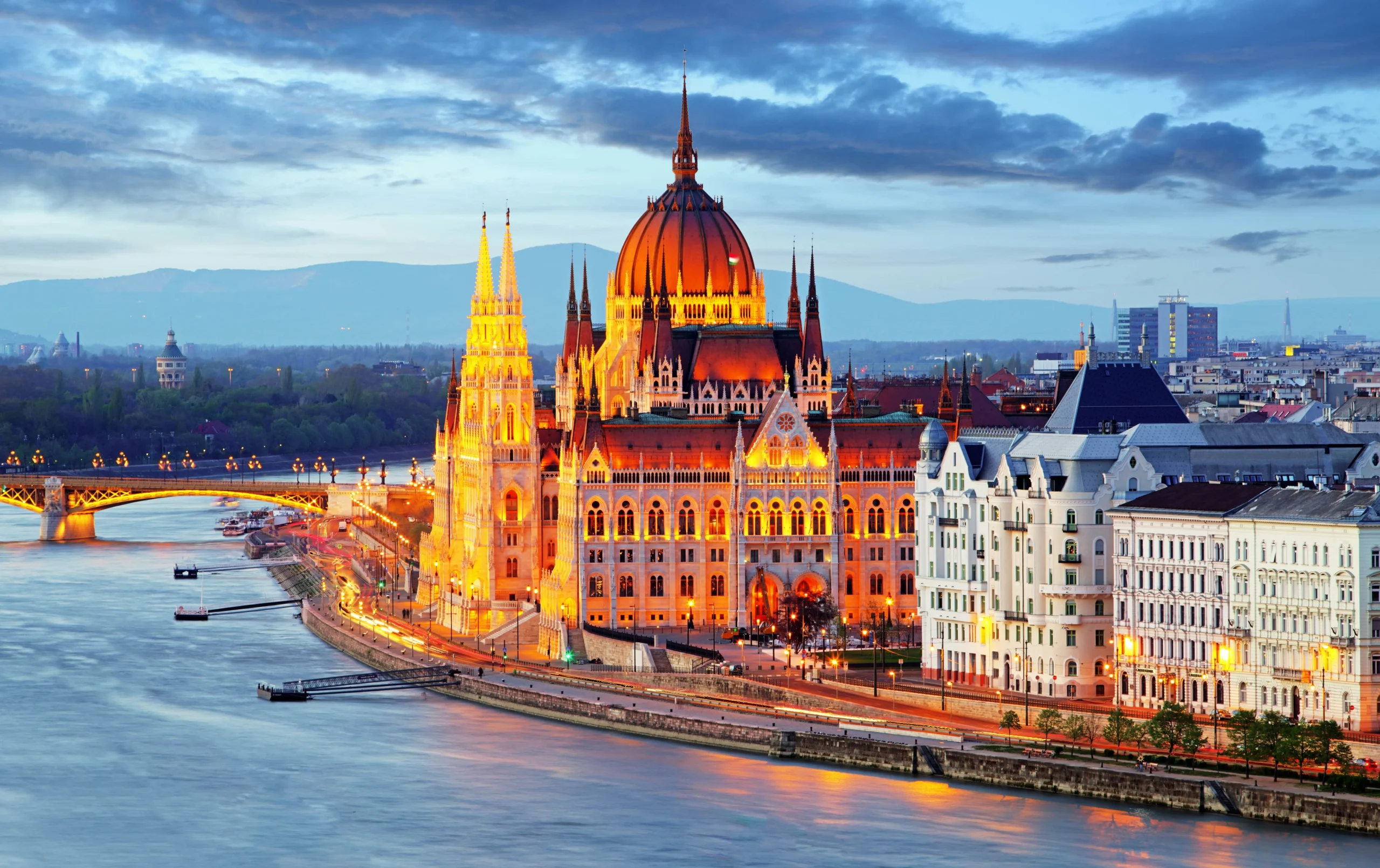 Budapest, Kota yang Penuh Warna dan Kebijakan