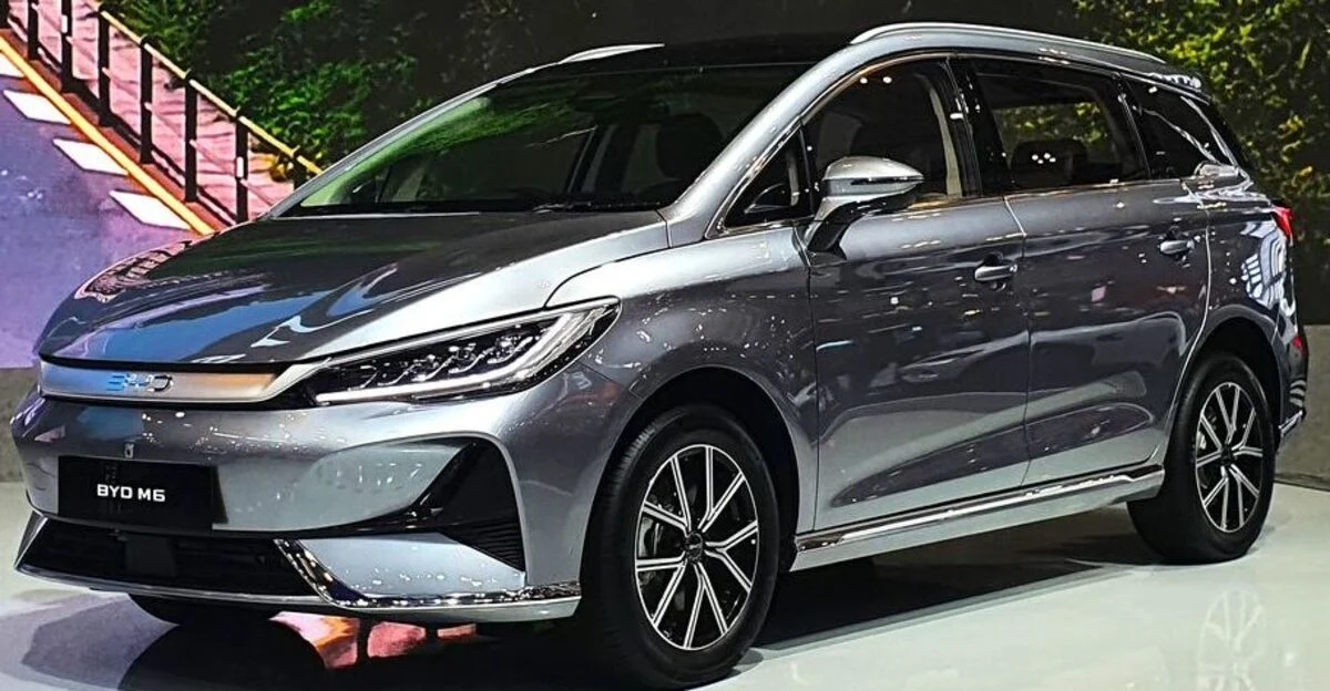 BYD M6 DM: Teknologi Dual Mode yang Membuat Mobil Listrik Lebih Fleksibel