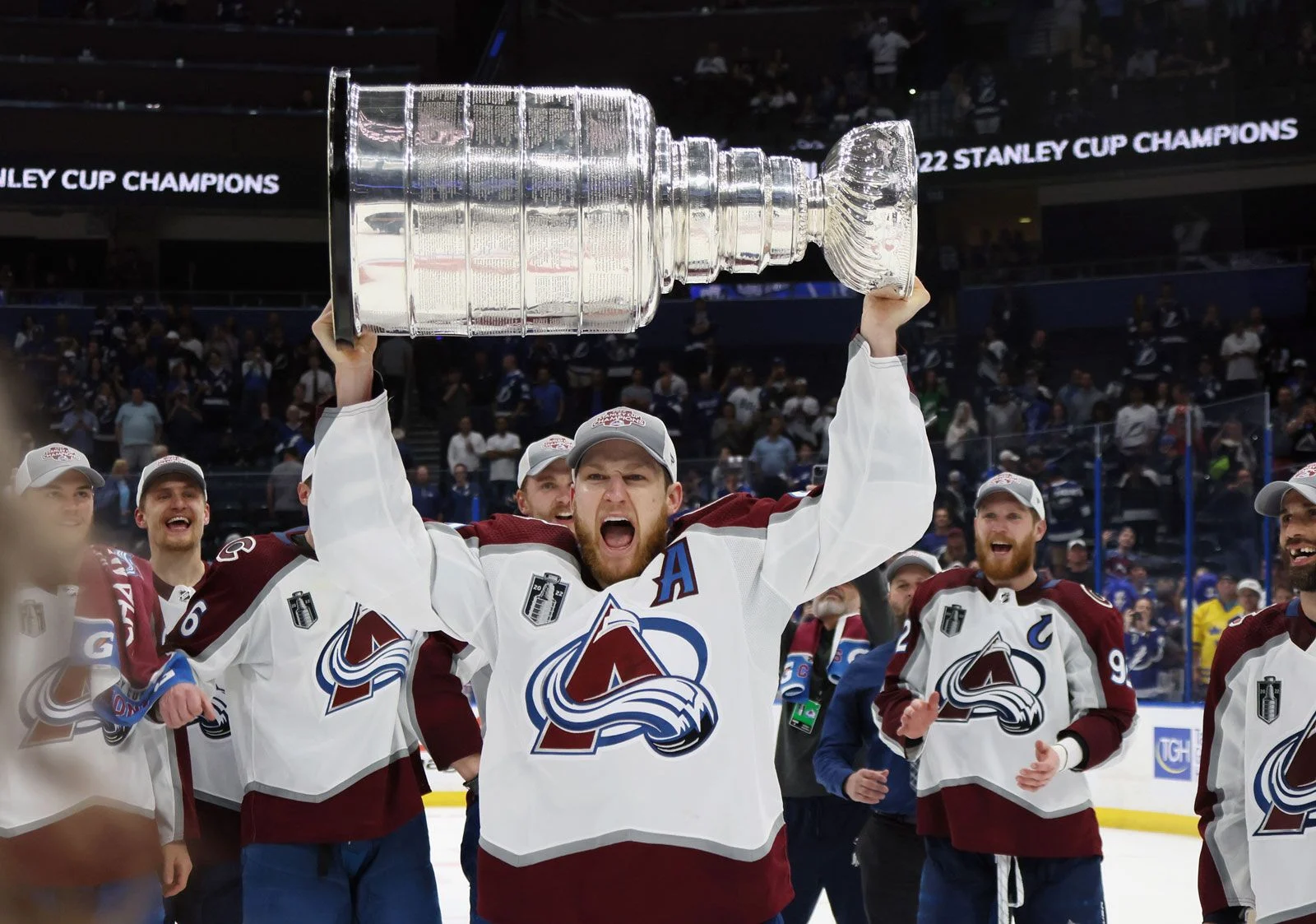 Dunia Hiburan dan Olahraga: Dari Aksi Daredevil hingga Pertandingan Stanley Cup
