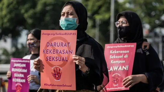 Dunia Pendidikan: Dosen, Sertifikasi, dan Kasus Kekerasan Seksual