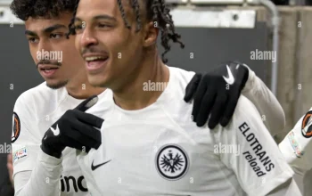 Eintracht Frankfurt Diburu Klub Besar Eropa, Nathaniel Brown dan Jean-Matteo Bahoya Jadi Incaran