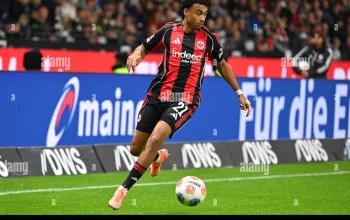 FC Bayern Munchen Incar Nathaniel Brown, Eintracht Frankfurt Tegar