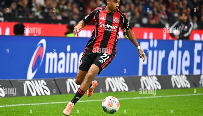FC Bayern Munchen Incar Nathaniel Brown, Eintracht Frankfurt Tegar