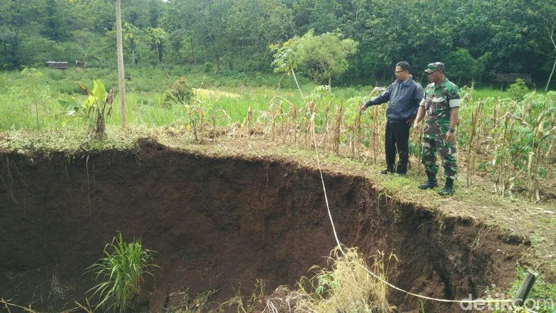 Fenomena Api Misterius di Sleman: UPN Veteran Yogyakarta Bergabung dalam Penelitian