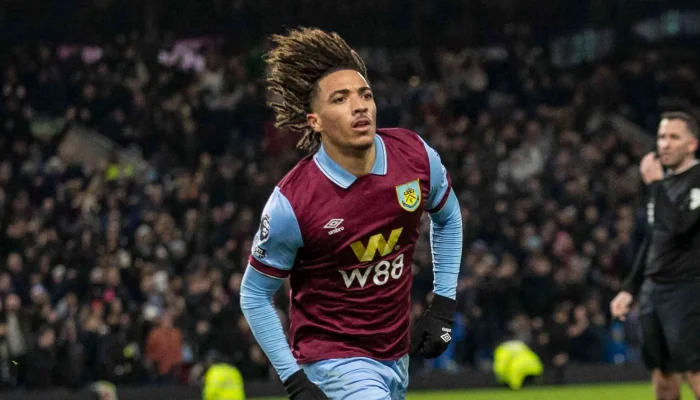 Fiorentina dan Bologna Incar Pemain Muda Burnley, Luca Koleosho