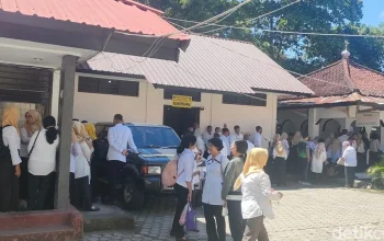 Gaji dan Pengangguran: Antrean Panjang dan Upaya Pemerintah