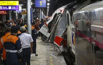Gangguan KRL dan Kecelakaan Lalu Lintas: Mengungkap Penyebab dan Upaya Pencegahan