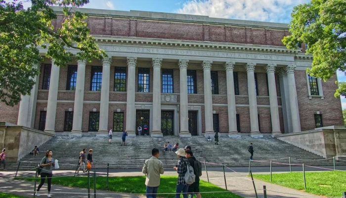 Harvard University: Pusat Penelitian dan Pendidikan yang Menginspirasi