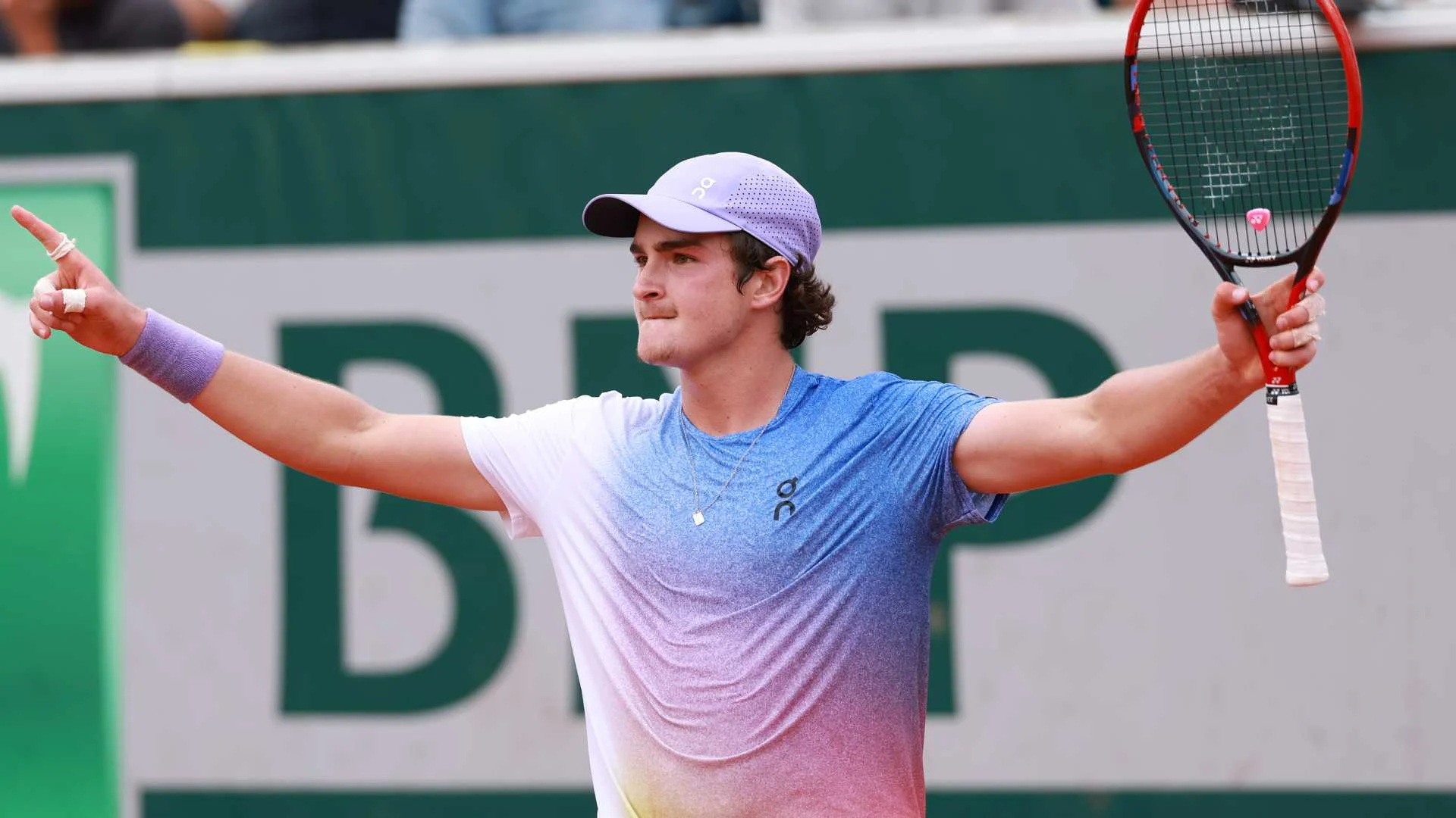 Joao Fonseca: Bintang Muda Tenis yang Membuat Gelombang di Roland Garros