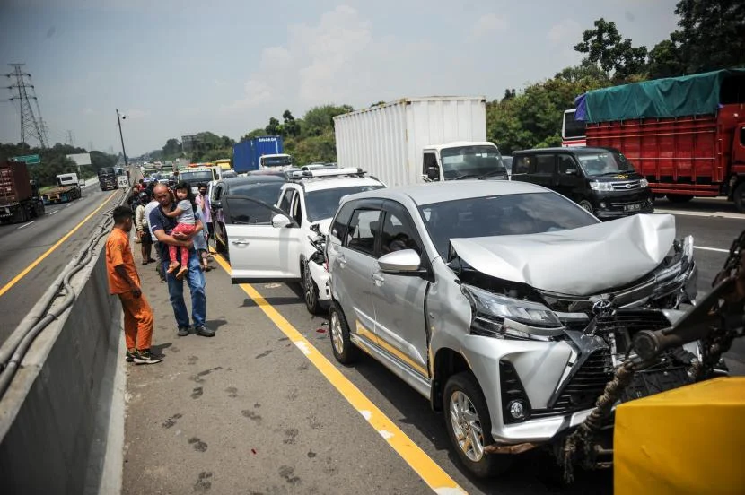 Kecelakaan Beruntun di Tol Becakayu: 10 Korban Luka, 1 Kritis