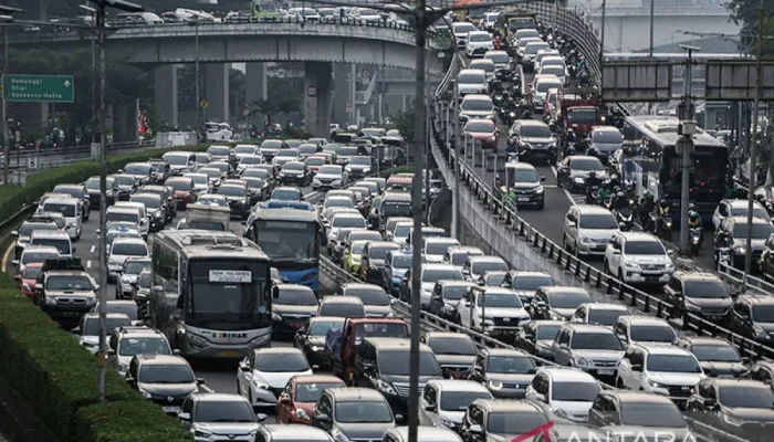Kemacetan di Jakarta Meningkat, Demo Mahasiswa dan Kenaikan Tarif Transportasi Umum