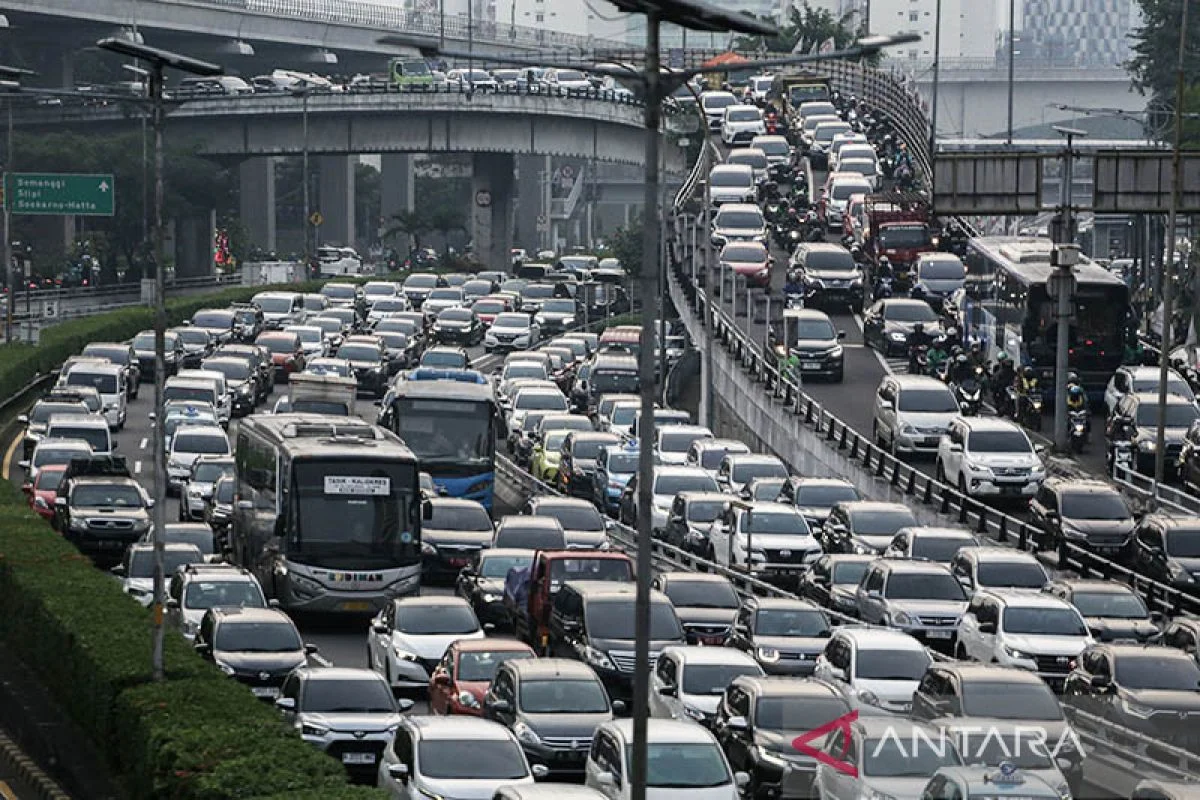 Kemacetan di Jakarta Meningkat, Demo Mahasiswa dan Kenaikan Tarif Transportasi Umum