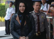 Komisaris dan Kasus Korupsi: KPK Periksa Rita Widyasari dan Bos Koinworks Ditahan
