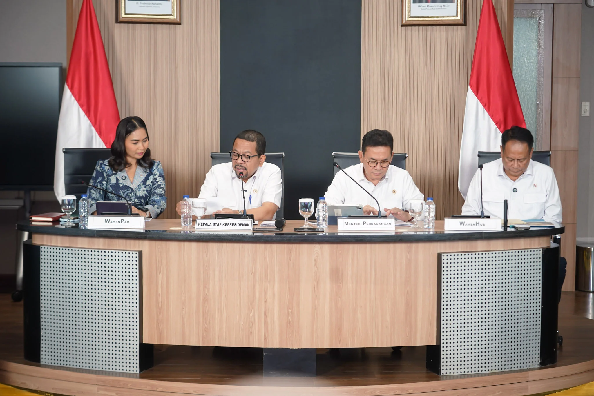 Konferensi Republik Berlangsung Meski Dibatalkan, Jokowi Dinilai Tak Konsisten