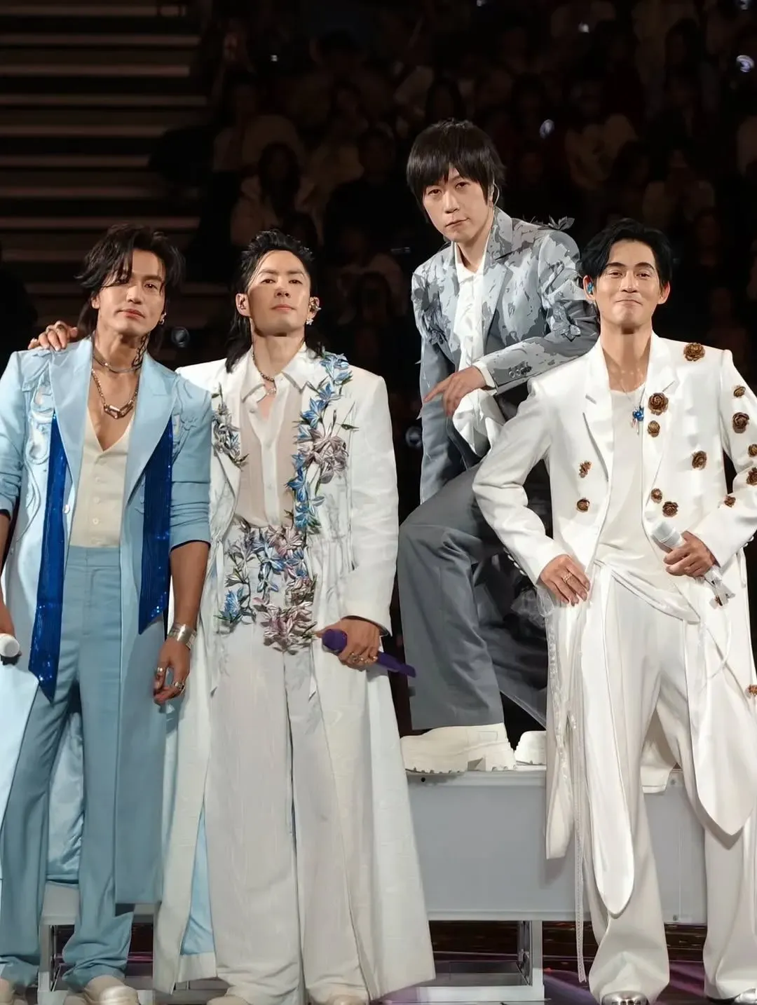Konser F4 di Jakarta: Gaya Para Artis dan Kasus Penonton yang Tidak Bertanggung Jawab