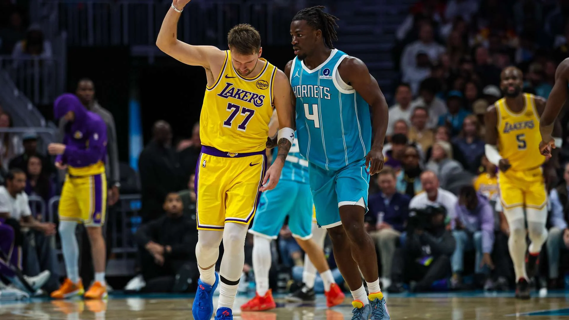 Lakers vs Oklahoma City Thunder: Pertarungan Sengit di NBA