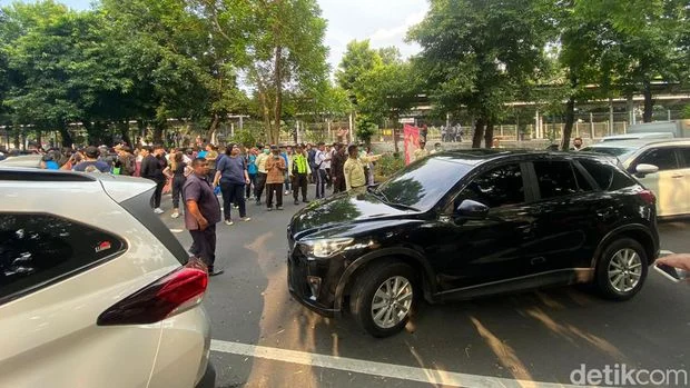 Lenteng Agung Jadi Sorotan: Dari Perbaikan Jalan Hingga Aksi Mahasiswa