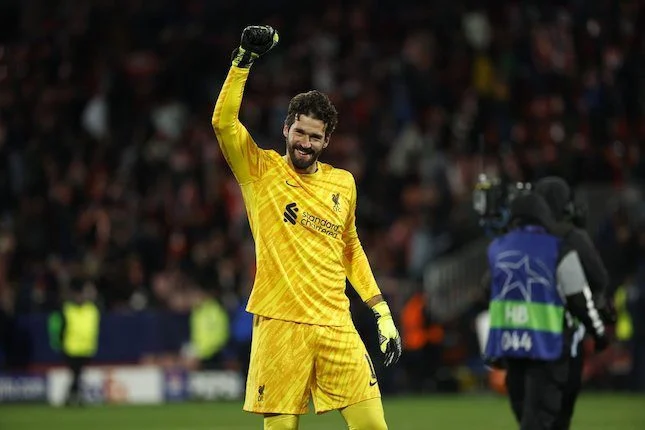 Liverpool Menghadapi Tantangan Baru dengan Kepindahan Alisson Becker dan Kedatangan Andoni Iraola