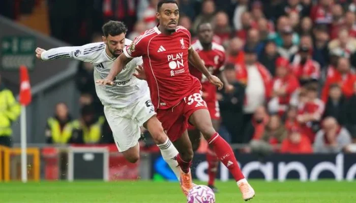 Liverpool vs MU: Persaingan Sengit di Lapangan dan Transfer Pemain