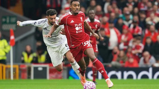 Liverpool vs MU: Persaingan Sengit di Lapangan dan Transfer Pemain